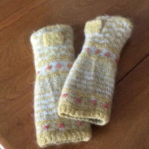 French Knot hand warmers